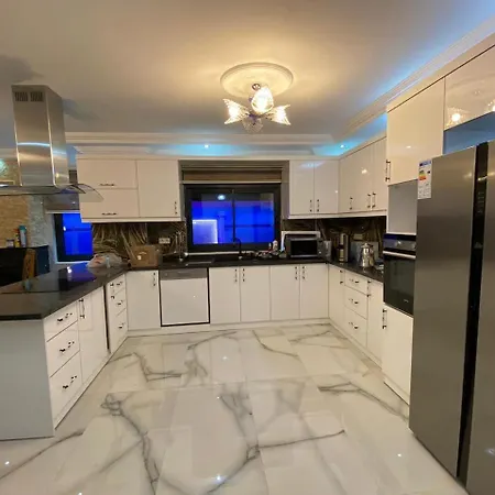 - Luxux - Rooftop - Terrasse - Whirlpool - Pool Villa *