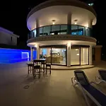 - Luxux - Rooftop - Terrasse - Whirlpool - Pool Vilă